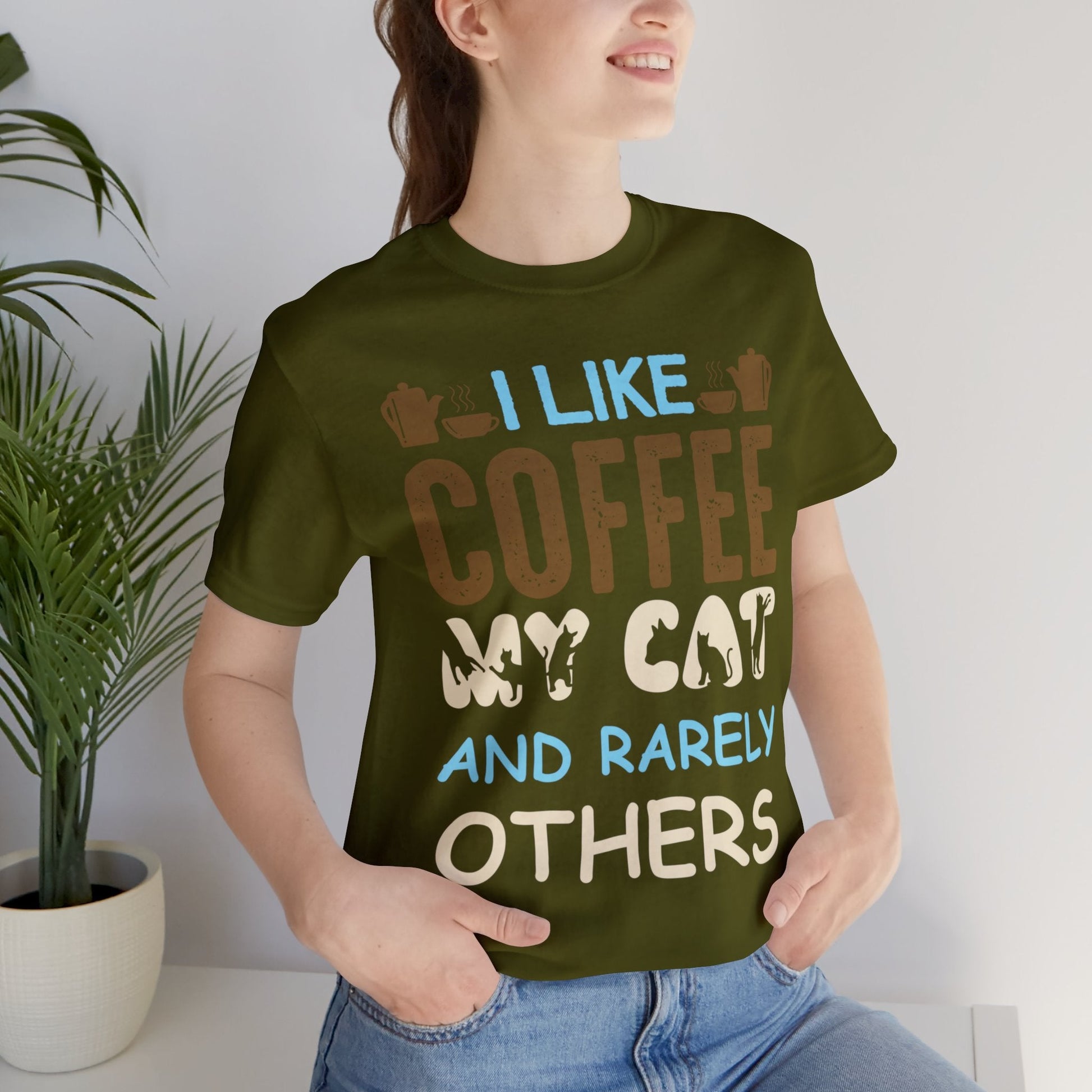 I like coffee my cat and rarely others T-shirt. - InkArt Fashions
